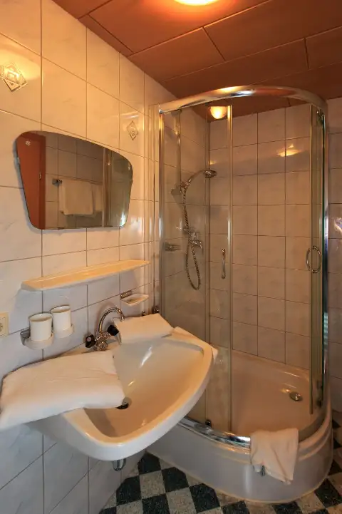  Apartment Harald vom Seerhof, Badezimmer